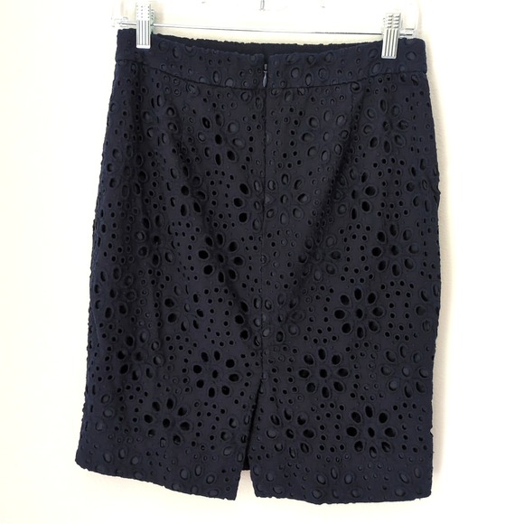 J. Crew Floral Eyelet Lace Pencil Skirt Sz 4 Navy Blue Lined Back Zipper - Picture 2 of 5